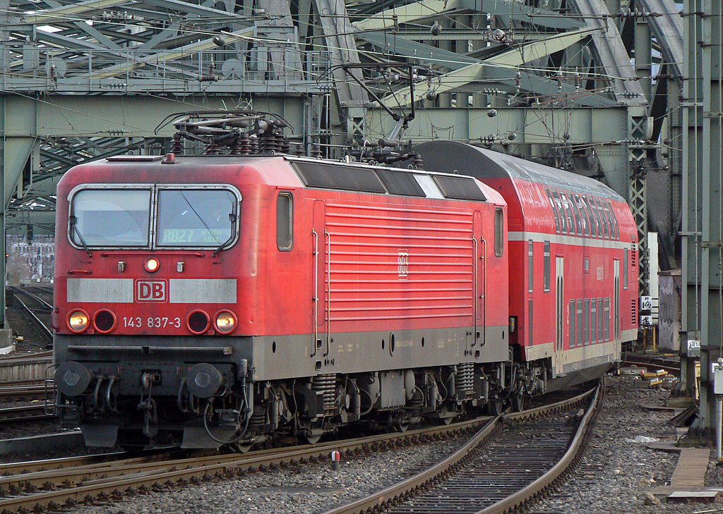 143 837-3 mit RB27 in K�ln Hbf am 09.01.2011
