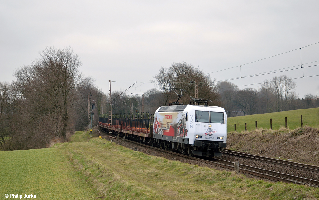 145 023-6 mit dem DGS 94439 von Stendal nach H�rth am 05.04.2013 bei Haan-Ellscheid.