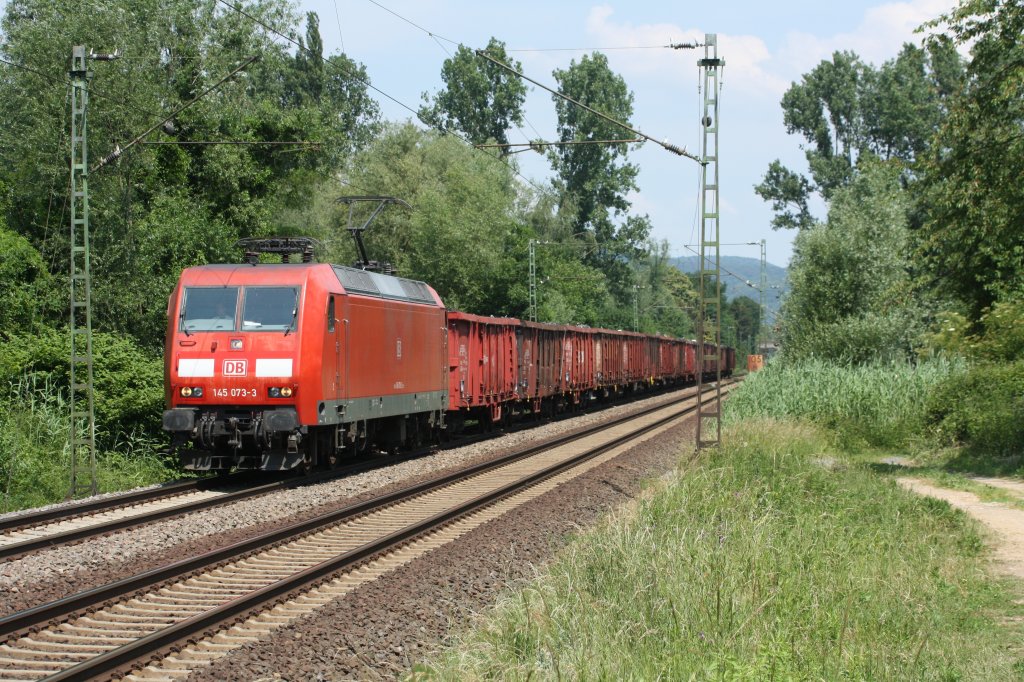 145 073-3 fuhr am 04.06.11 durch Unkel.