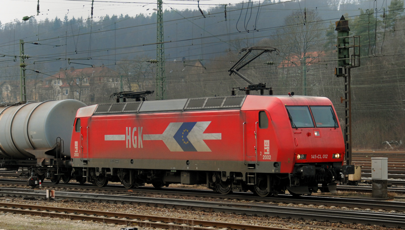 145-CL 012, der HGK. Aufgenommen am 19.02.11, bei der Durchfahrt durch Treuchtlingen.
