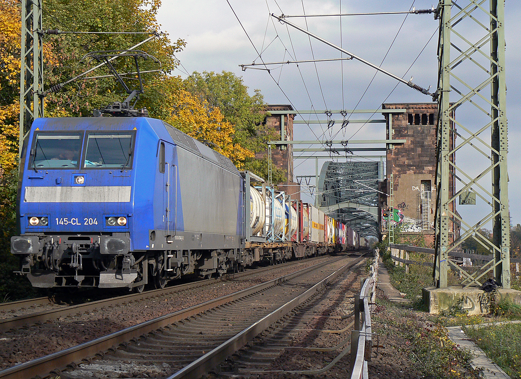 145-CL-204 kommt von der K�lner S�dbr�cke am 28.10.2010