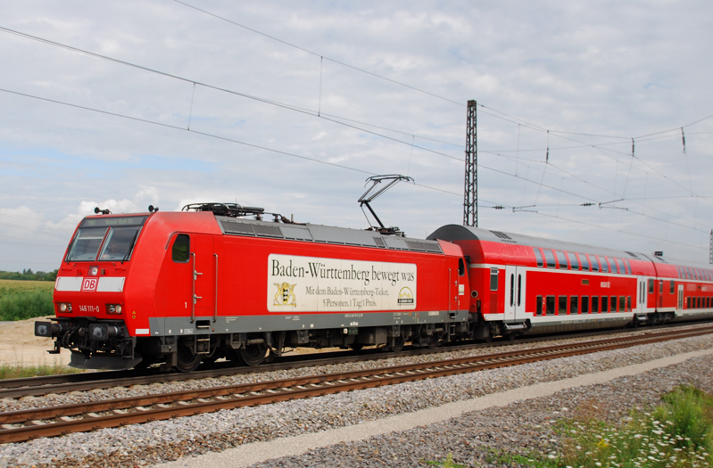 146 111-0, aufgenommen am 27.07.11, bei Auggen.