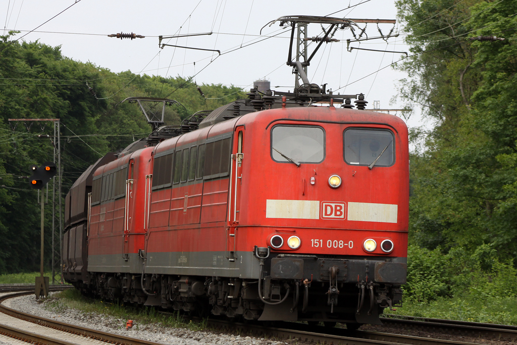 151 008-0 in Duisburg-Neudorf am 25.05.10