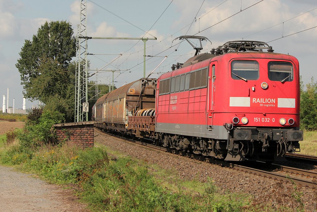 151 032-0 in Porz Wahn am 23.09.2011