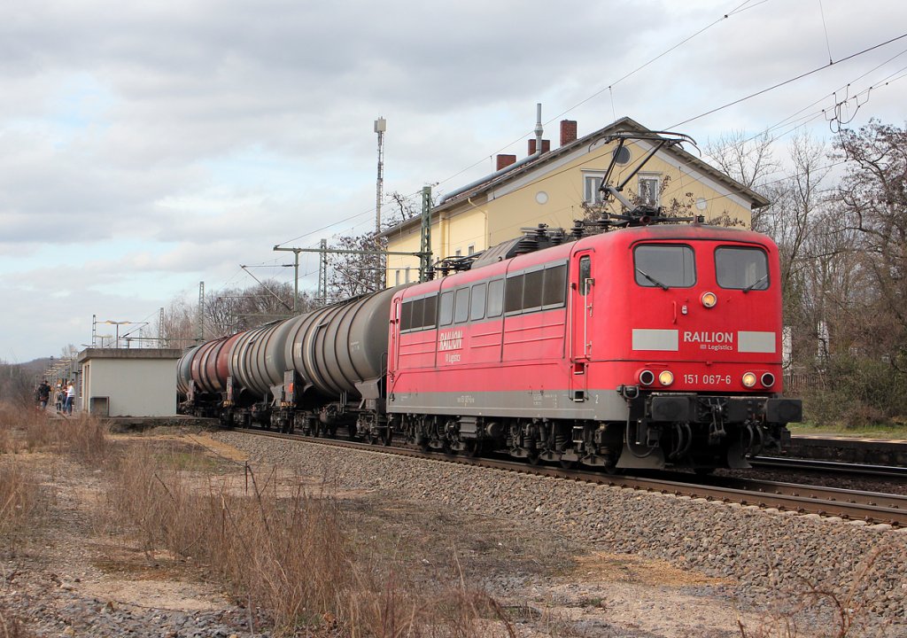 151 067-6 in Bonn Oberkassel am 11.04.2013
