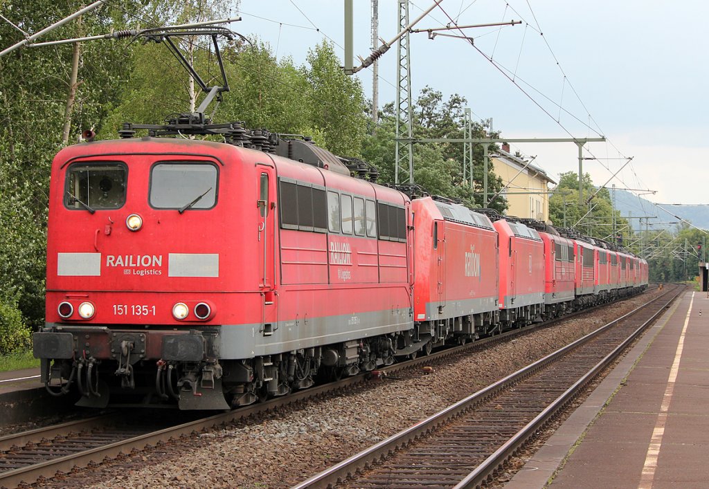 151 135-1 mit Lokzug in Bonn Oberkassel am 02.07.2011