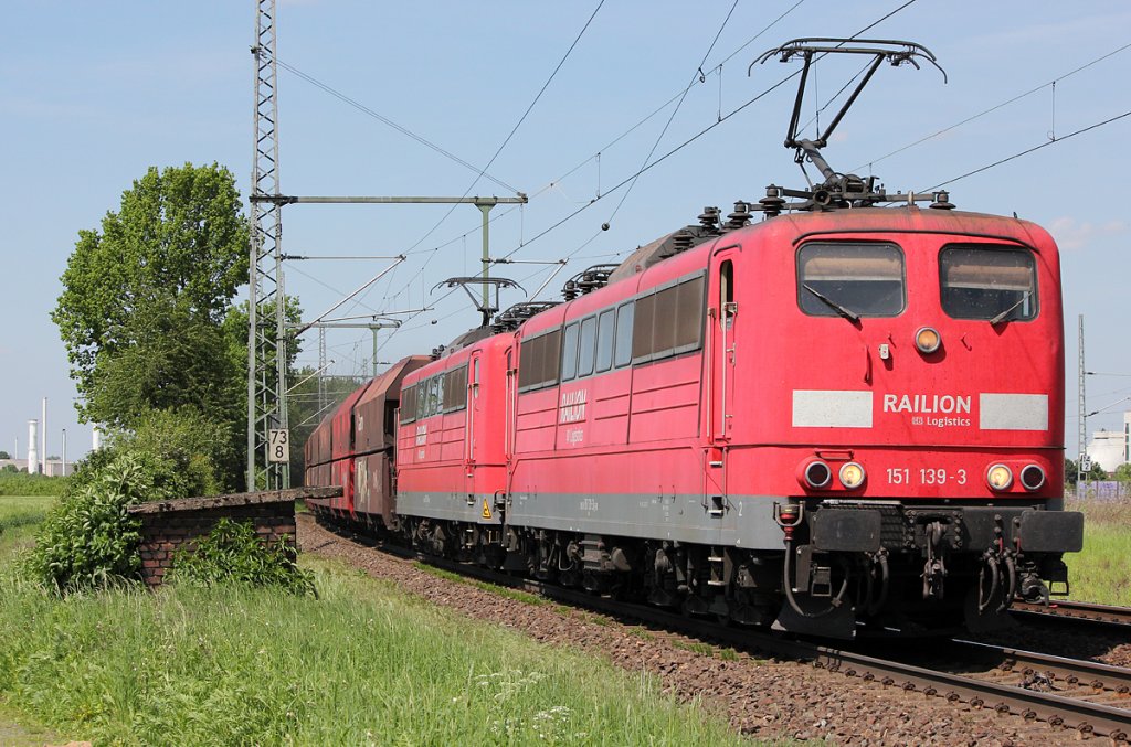 151 139-4 mit 151 xxx-x in Porz Wahn am 14.05.2012