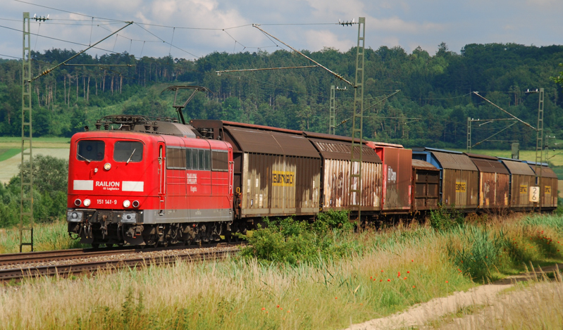 151 141-9, aufgenommen am 21.06.12, bei Treuchtlingen.