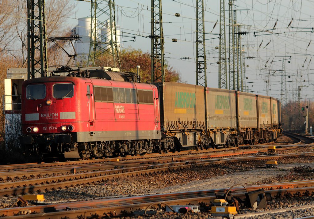 151 153-1 mit dem Ambrogio in Gremberg am 29.11.2011