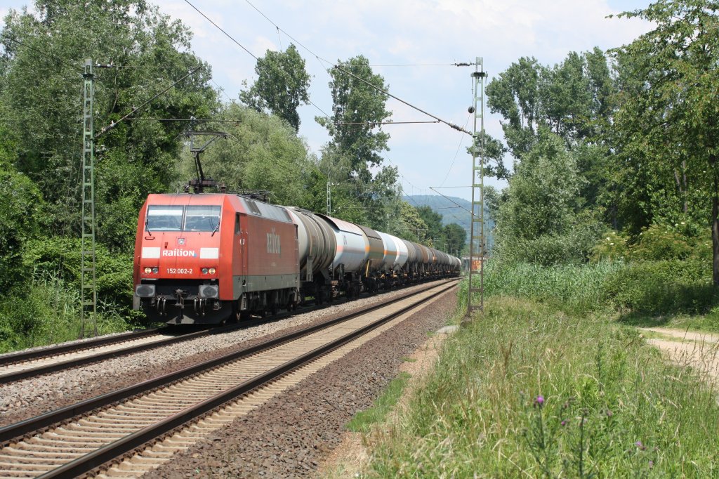 152 002-2 fuhr am 04.06.11 durch Unkel.