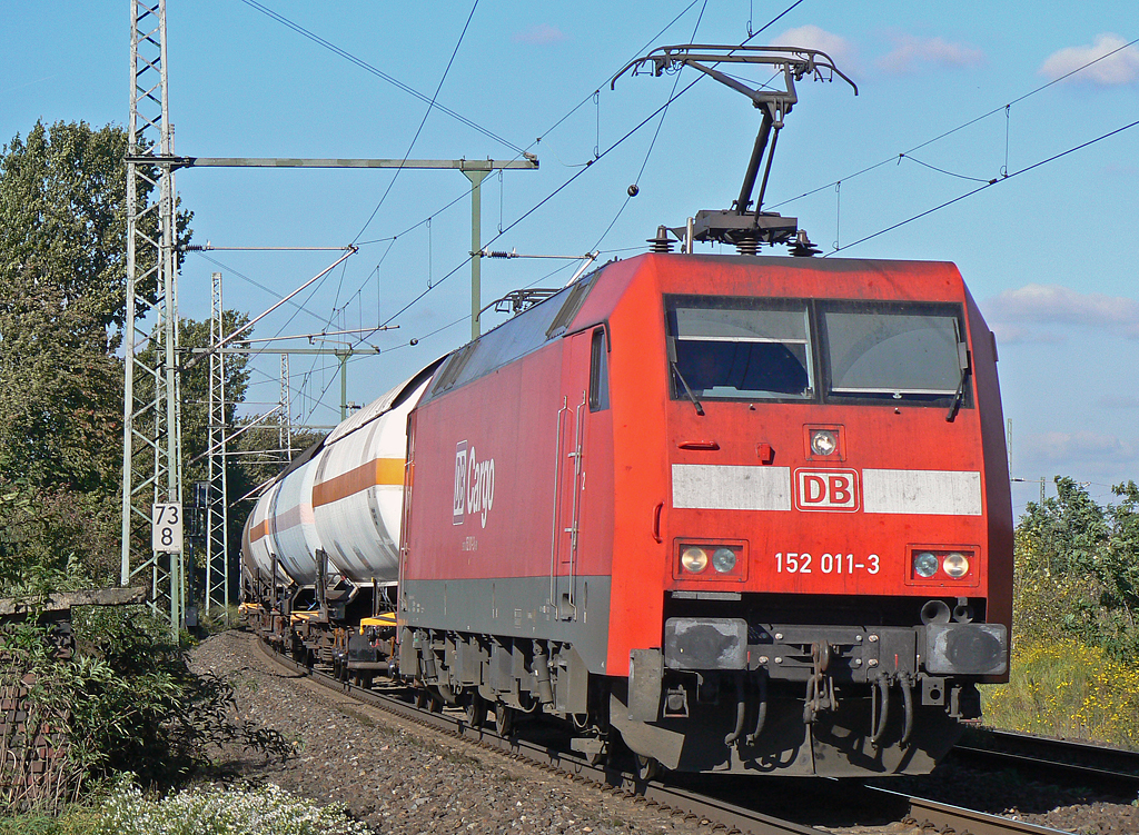 152 011-3 in Porz Wahn am 21.10.2010