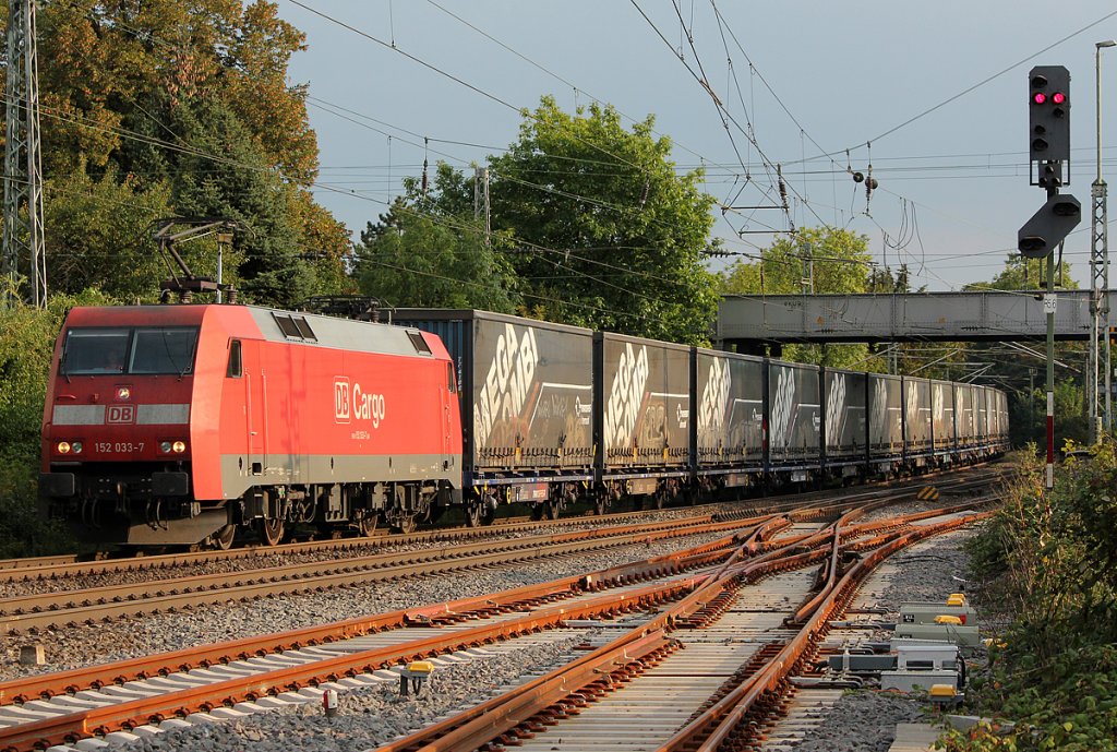 152 033-7 mit MEGA Combi Zug bei Br�hl Vochem am 02.09.2011