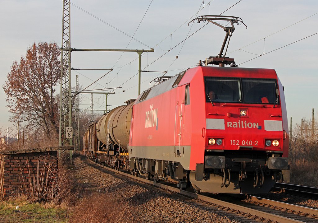 152 040-2 mit gem. Gz. in Porz Wahn am 09.02.2011