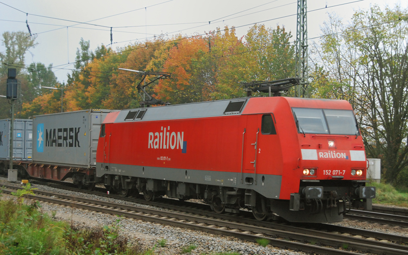 152 071-7, aufgenommen am 11.10.12. in A�ling.