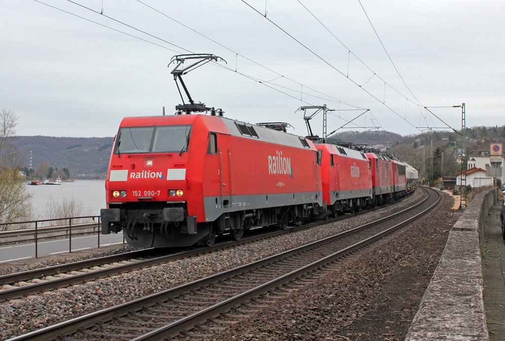 152 090 & 152 075 als Vorspann f�r MEG´s 143 257 & 155 196 am bekannten Zwiebelzug bei Dattenberg am 14.04.2013