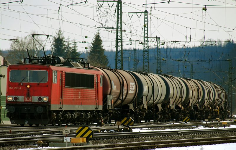 155 231-4, aufgenommen am 08.03.10, bei der Durchfahrt durch Treuchtlingen.