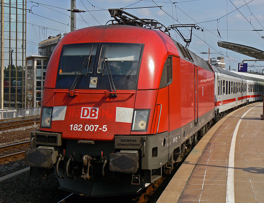 182 007-5 am IC1912 in K�ln Hbf am 27.06.2010