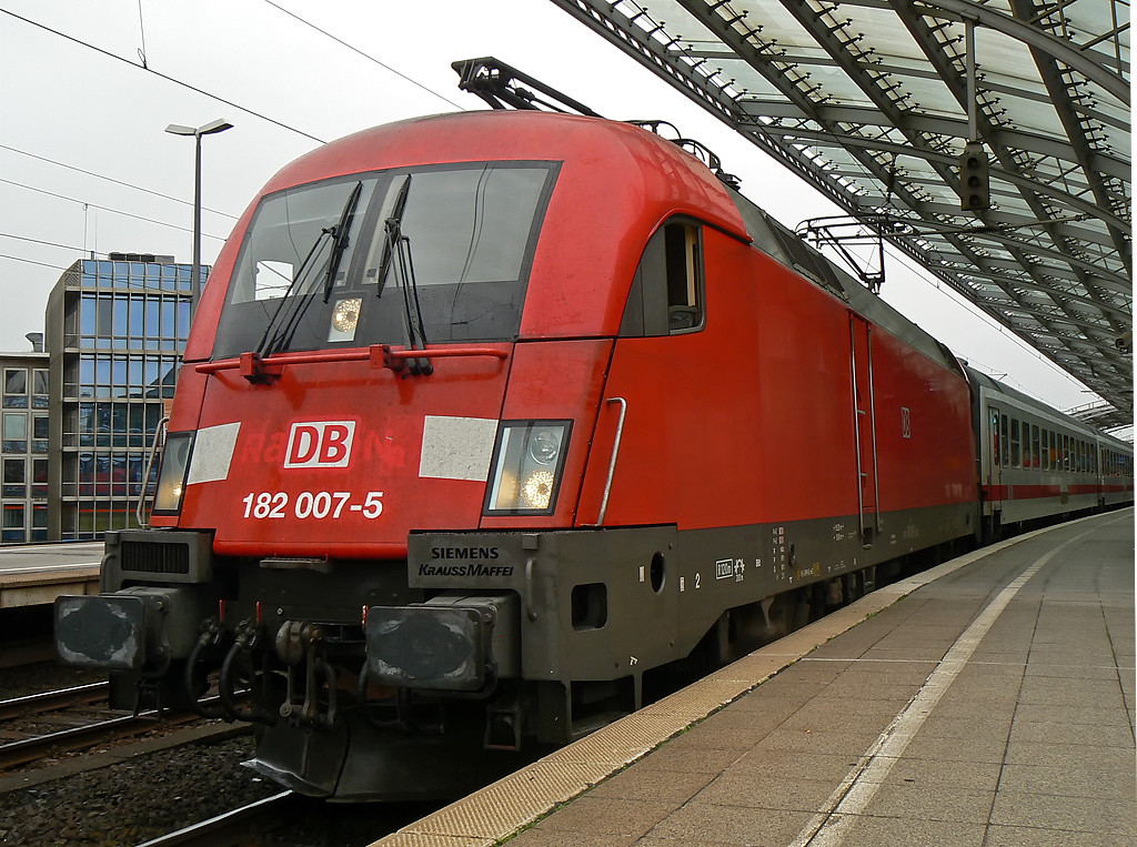 182 007-5 in K�ln Hbf. am 12.09.2010