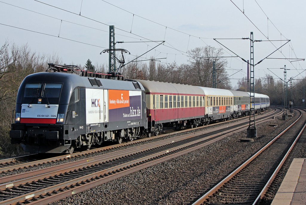 182 526 / ES 64 U2-026 am HKX1805 in K�ln Stammheim am 01.04.2013