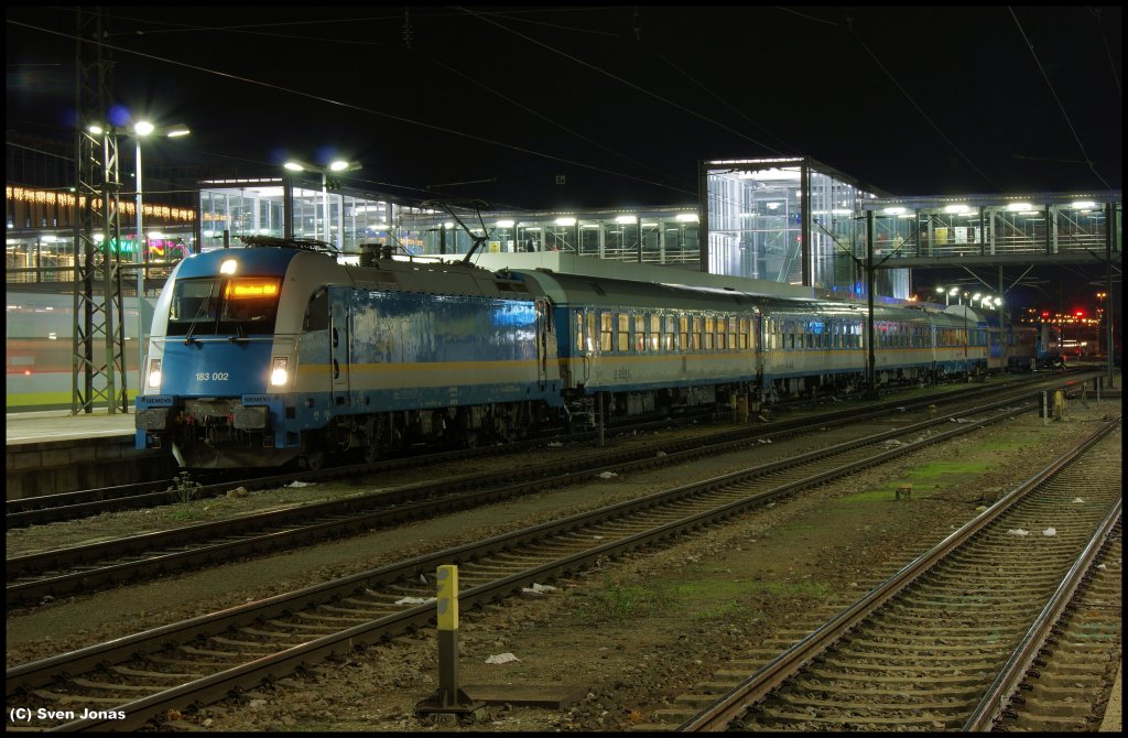 183 002-5 (VBG) in Regensburg-Hbf am 3.12.2012. 