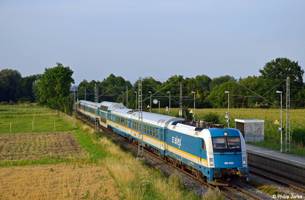 183 003-3 mit dem ALX 84119 nach M�nchen Hbf am 28.07.2012 in Pulling.