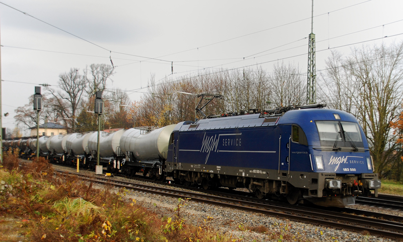 183 500-8, MGW, aufgenommen am 11.11.12, in A�ling.