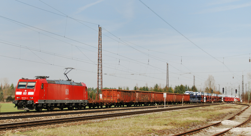 185 016-3, aufgenommen am 24.03.11, bei der Durchfahrt durch Gersthofen.