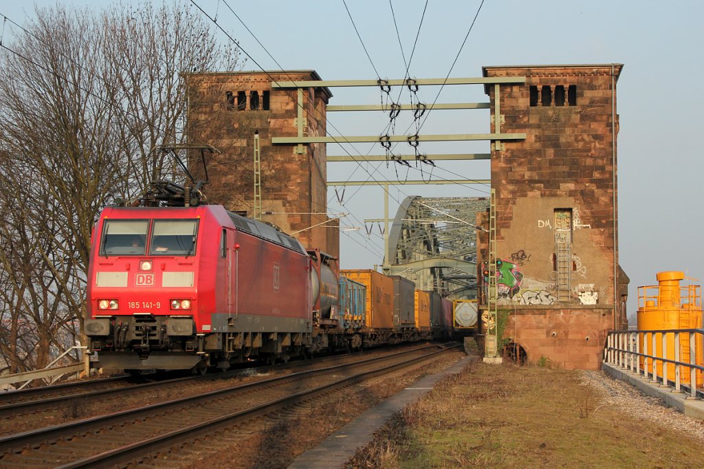 185 141-9 an der K�lner S�dbr�cke am 01.03.2012