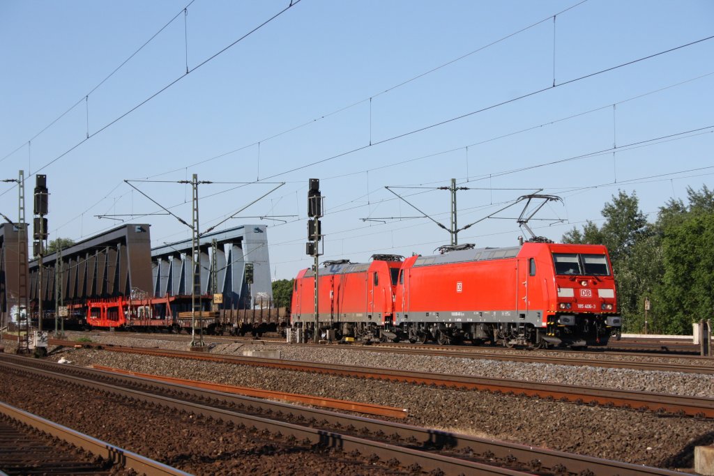 185 406 + 185 326 mit einem G�terzug in Hamburg S�derelbbr�cken am 27.06.2010.