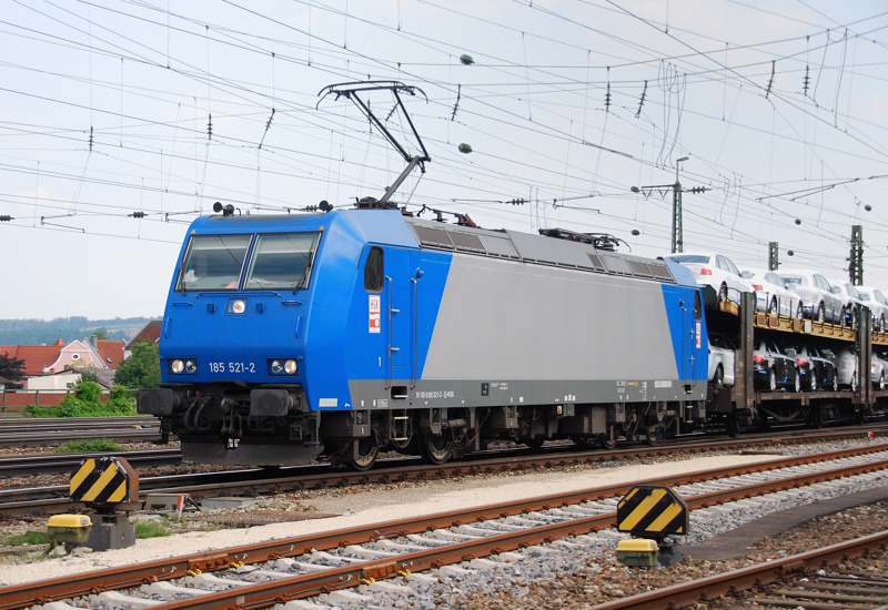185 521-2, HGK, aufgenommen am 29.06.10, bei der Durchfahrt durch Treuchtlingen.