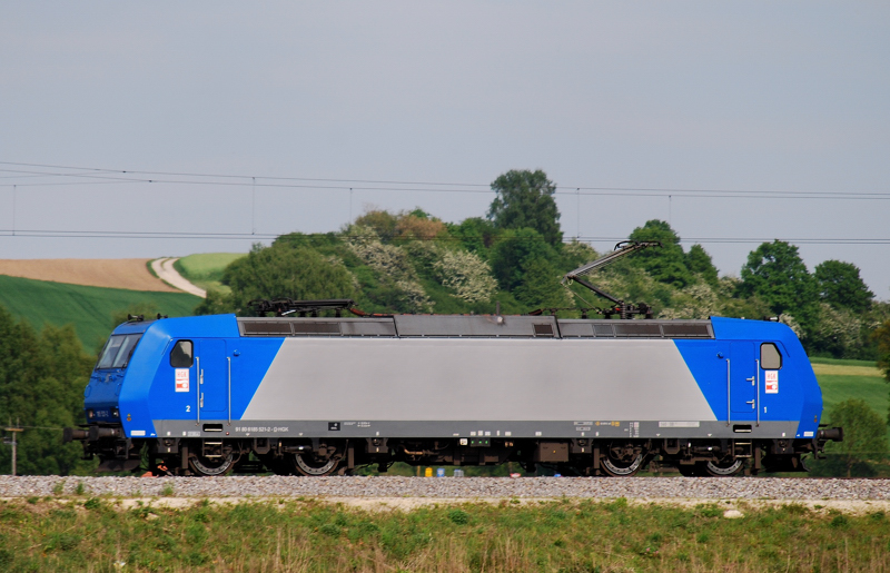 185 521-2, HGK, aufgenommen bei einer Solofahrt, kurz vor Burgau, am 06.05.11.