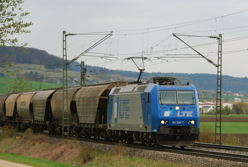 185 528-7, LTE, aufgenommen am 21.04.12, bei Treuchtlingen.