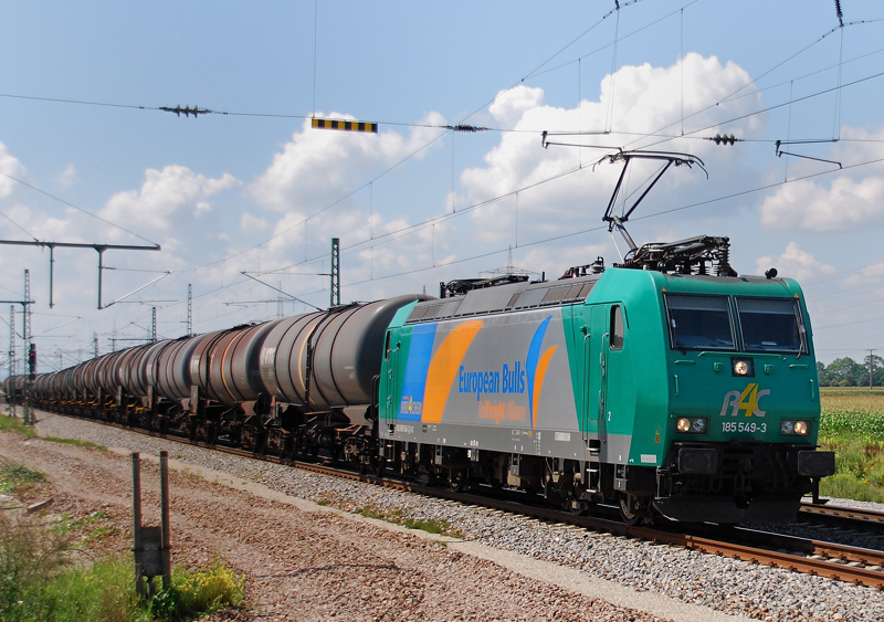 185 549-3, aufgenommen am 29.07.11, bei Auggen.