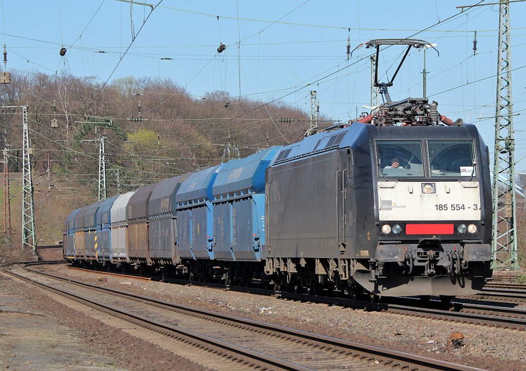 185 554-3 der MRCE/CFL Cargo mit PKP Cargo Falswagen in K�ln West am 19.03.2011