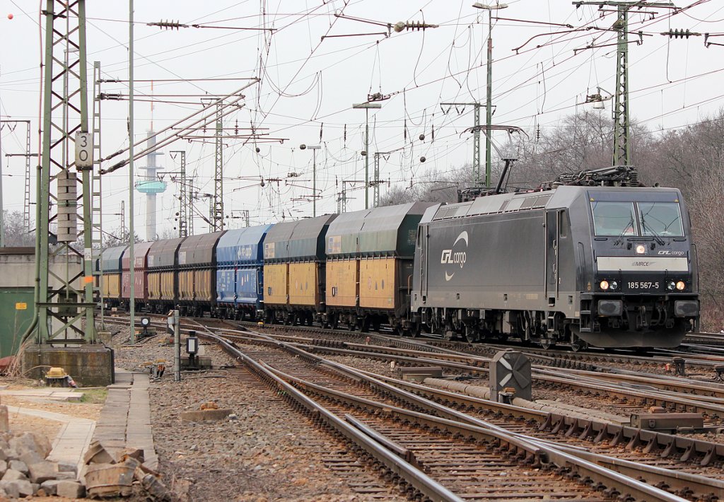 185 567-5 der MRCE/CFL Cargo mit PKP-Cargo Fals Wagen in Gremberg am 23.02.2011