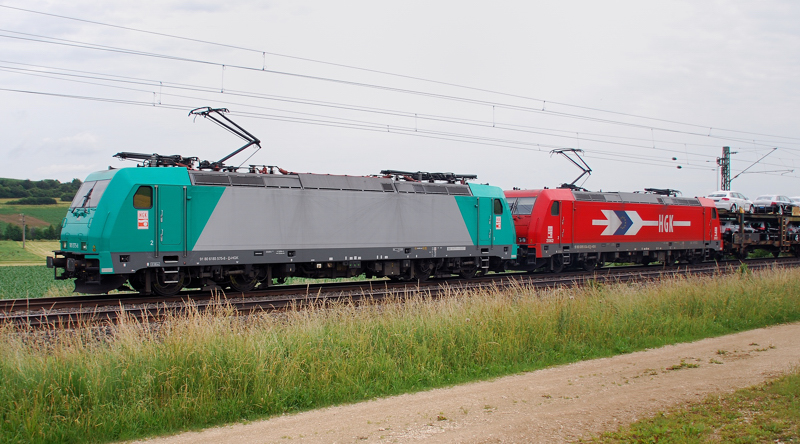185 575-8, HGK, + 185 604-6, HGK, aufgenommen am 20.06.12, bei Treuchtlingen.