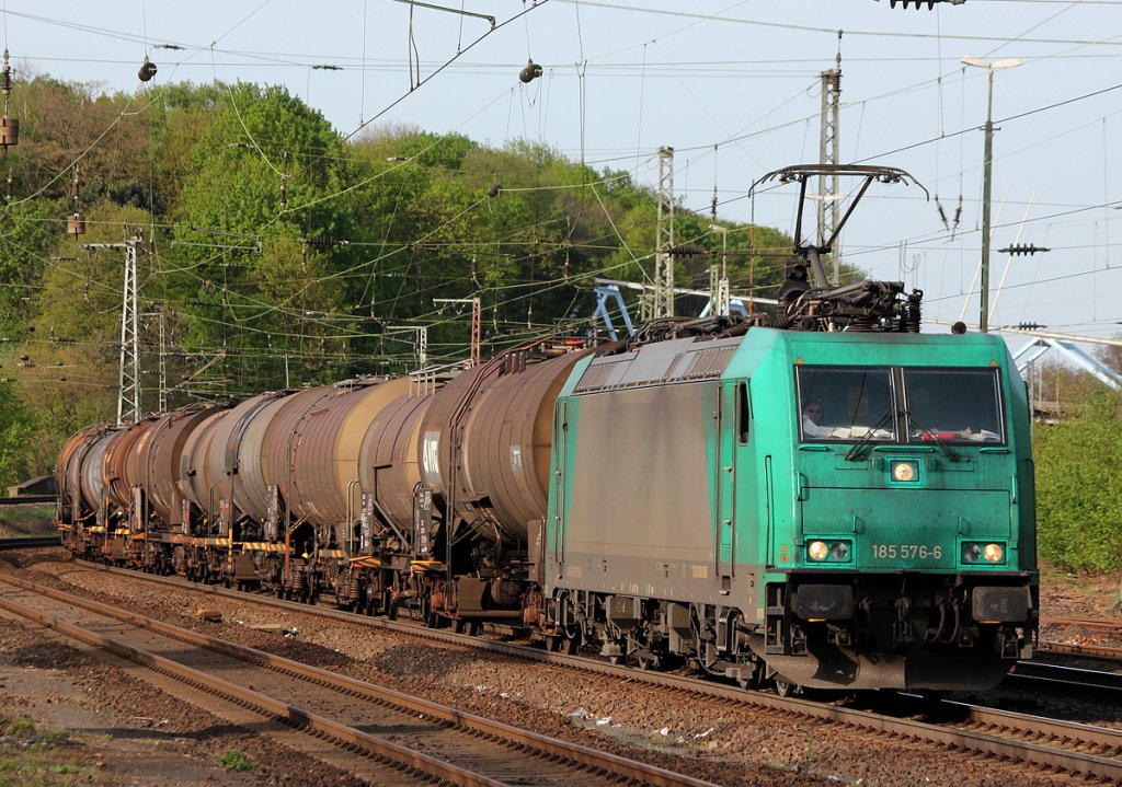 185 576-6 mit KeWa in K�ln West am 28.04.2012