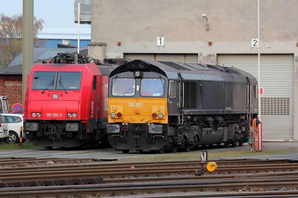 185 589-9 & 266 112 (DE681) der HGK in Br�hl Vochem am 20.04.2012