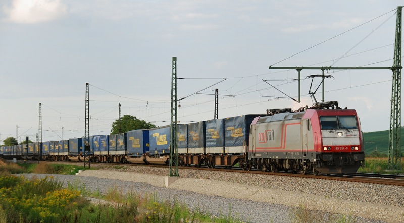 185 594-9, Croosrail, aufgenommen am 28.07.11, bei Auggen.