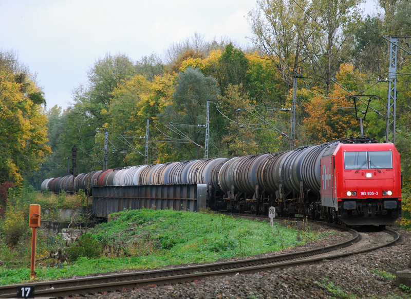 185 605-3, HGK, aufgenommen am 15.10.12, kurz vor Neuoffingen.