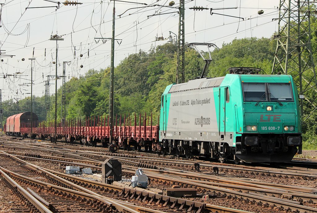 185 608-7 von LTE , gru� an den Tf , aufgenommen in Gremberg am 26.06.2011