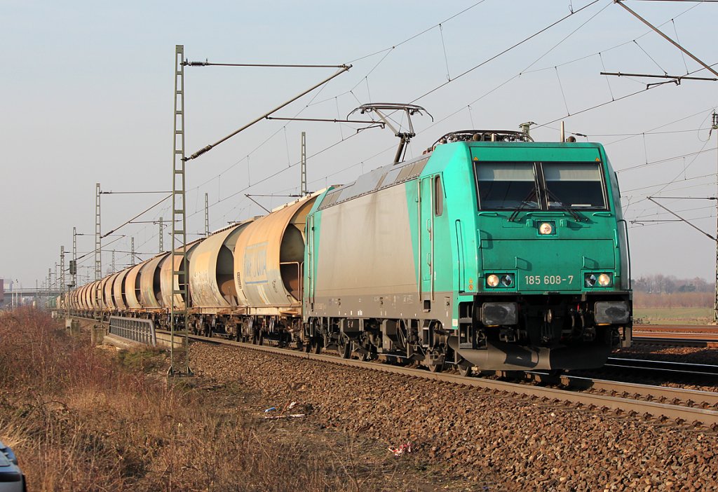 185 608-7 mit Getreidezug am 04.03.2011 hinter K�ln Porz