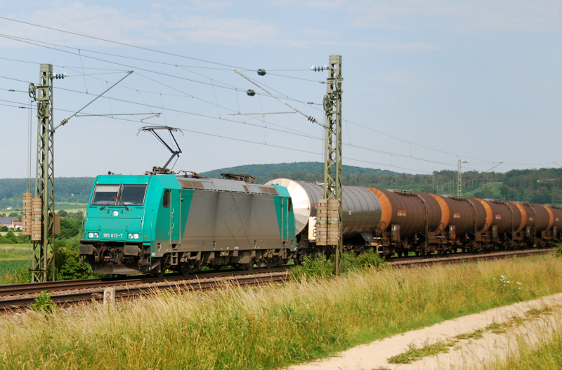 185 613-7, aufgenommen am 20.06.12, bei Treuchtlingen.