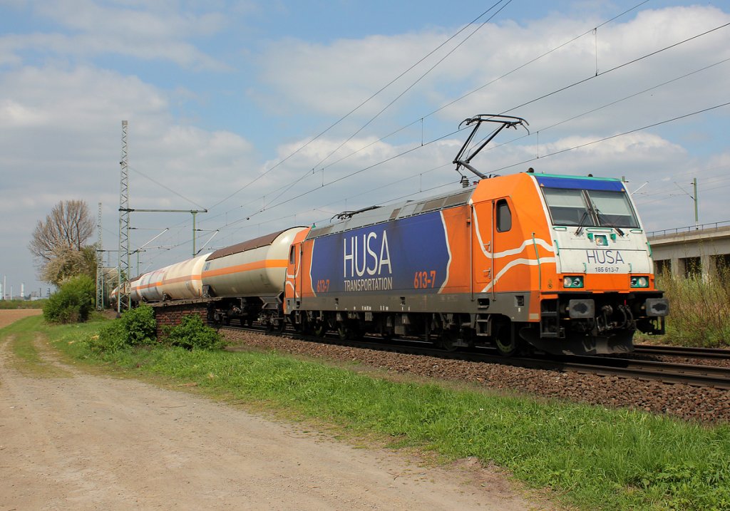 185 613-7  HUSA  in Porz Wahn am 01.05.2013