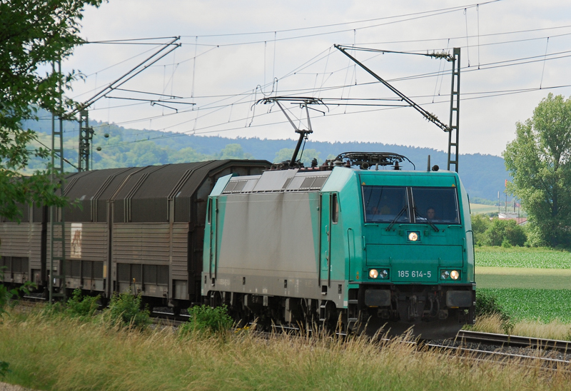 185 614-5, TX-Logistik, aufgenommen am 21.06.12, bei Treuchtlingen.