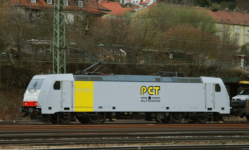 185 637-6, Railpool, PCT, aufgenommen am 31.03.11, bei der Durchfahrt durch Treuchtlingen.