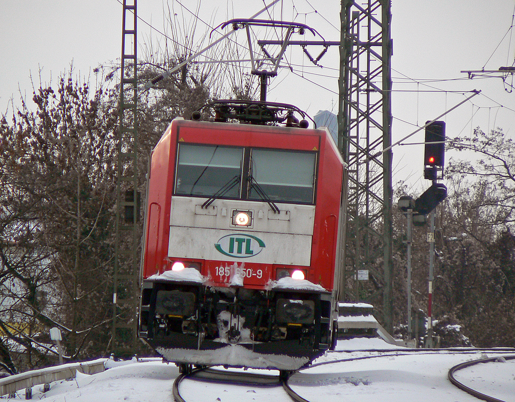 185 650-9 der ITL kurz vor der K�lner S�dbr�cke am 27.12.2010