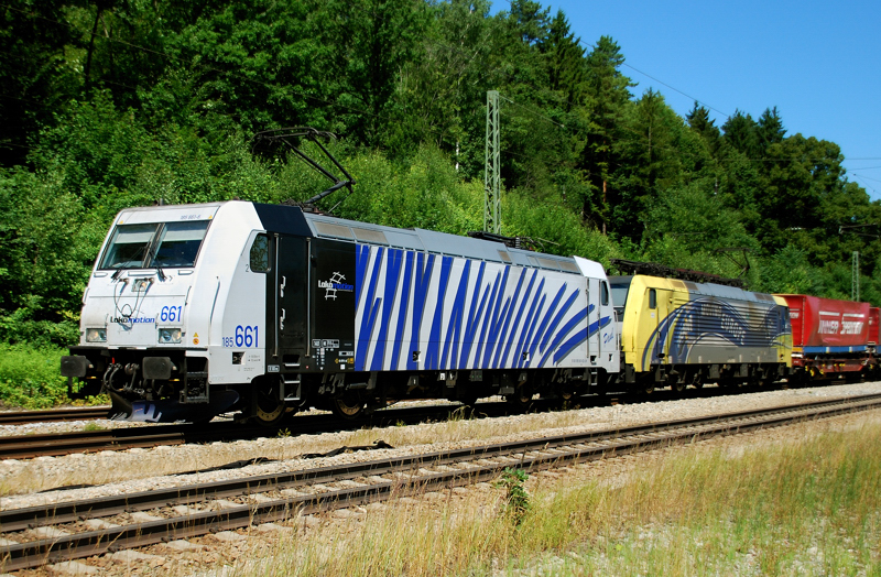185 661-1 + 189 912-2, aufgenommen am 28.06.11, bei der Durchfahrt durch A�ling.