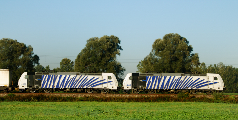 185 663-2 + 185 661-6, Lokomotion, aufgenommen am 08.09.12, bei Mindelaltheim.