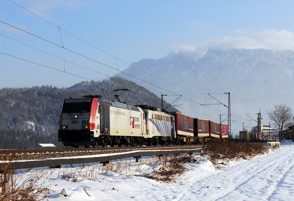 185 664 + 139er Zebra mit KLV-Zug nach M�nchen Ost Rbf.
Aufgenommen in Niederaudorf am 04.12.2010